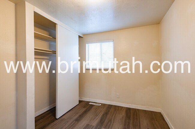 Building Photo - 224 W 400 N