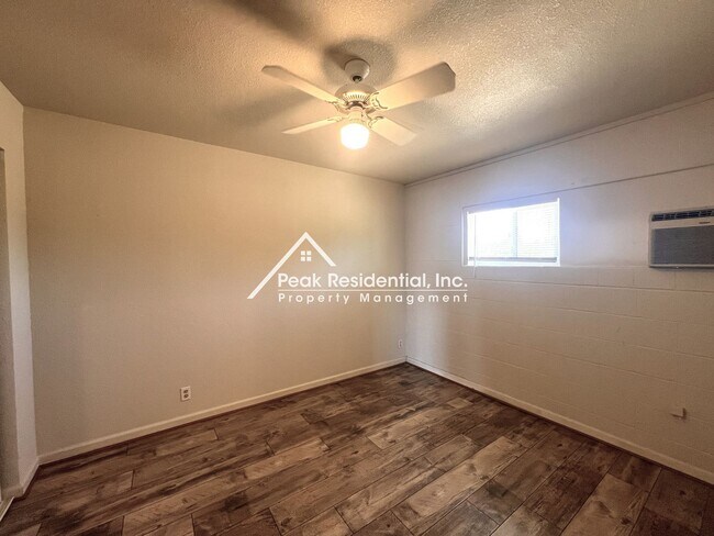Building Photo - 3201 Leona Cir