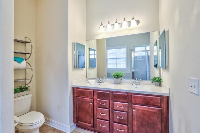 Building Photo - 1661 Harbor Club Dr