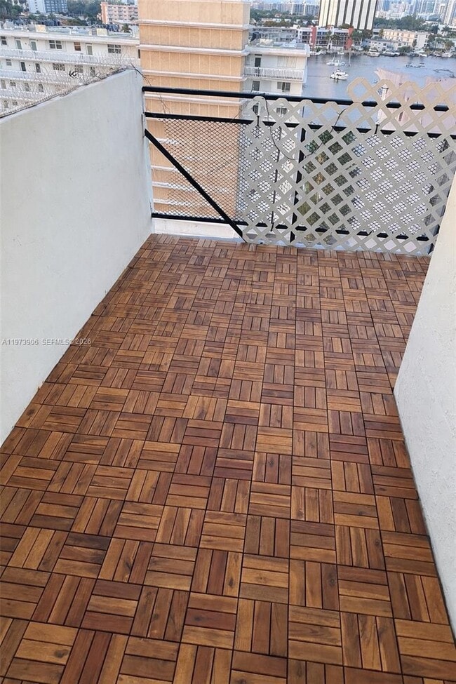 Building Photo - 401 Golden Isles Dr