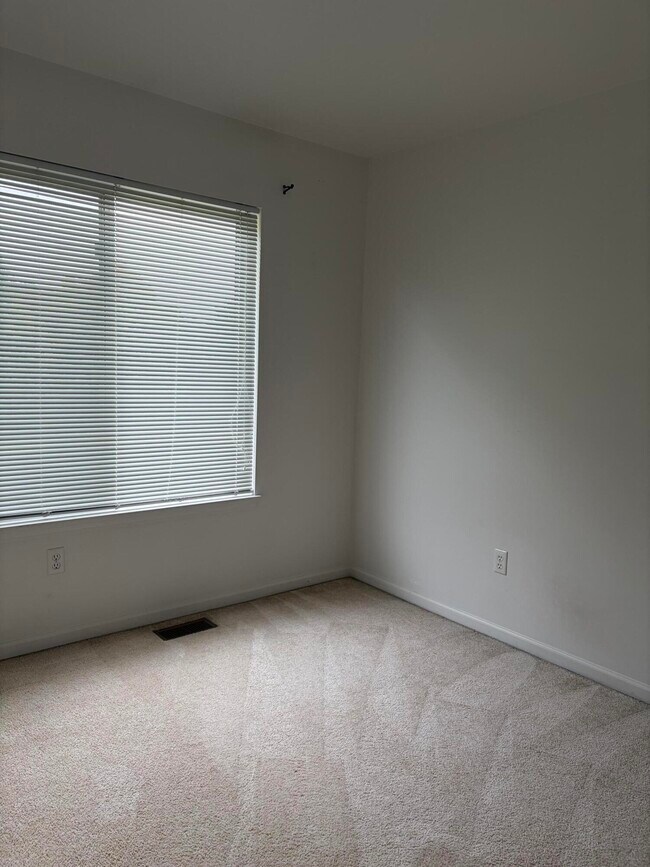 Building Photo - 4171 Inglewood Dr