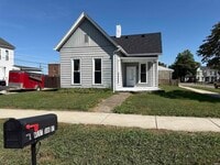 Building Photo - 7 Oak St