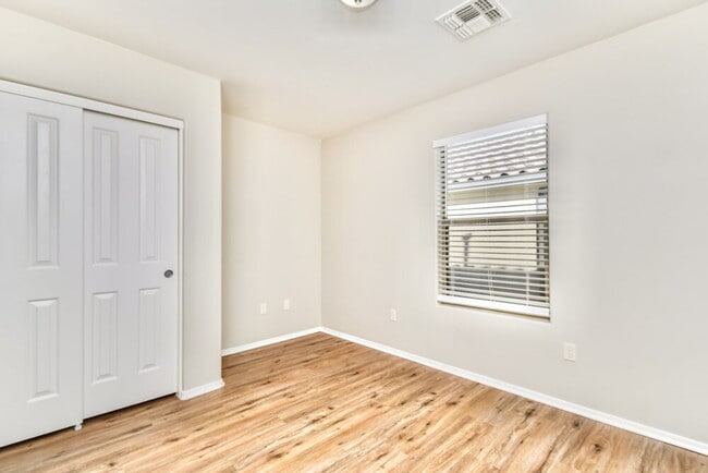 Building Photo - 624 W Calle MAROJO