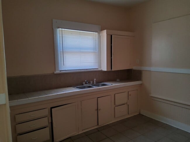 Building Photo - 506 Fig St