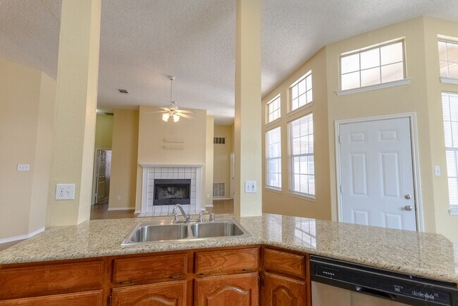 Building Photo - 7414 Westhaven Dr
