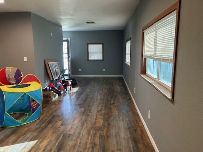 Building Photo - 34743 Betka Rd