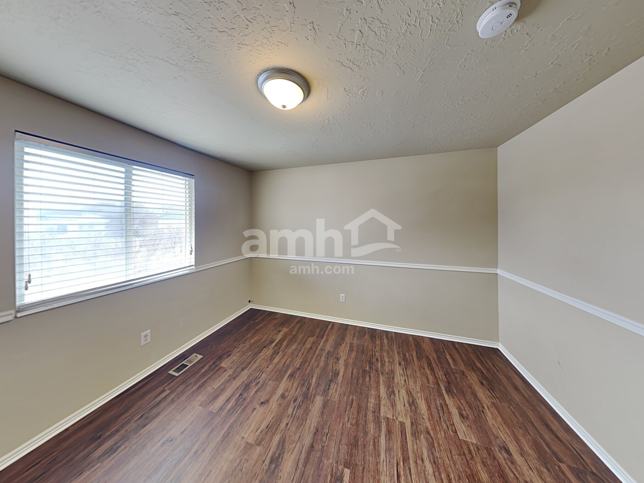 Building Photo - 2101 1630 N St