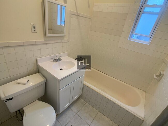 Building Photo - 2066 EAST 15 STREET unit 2C