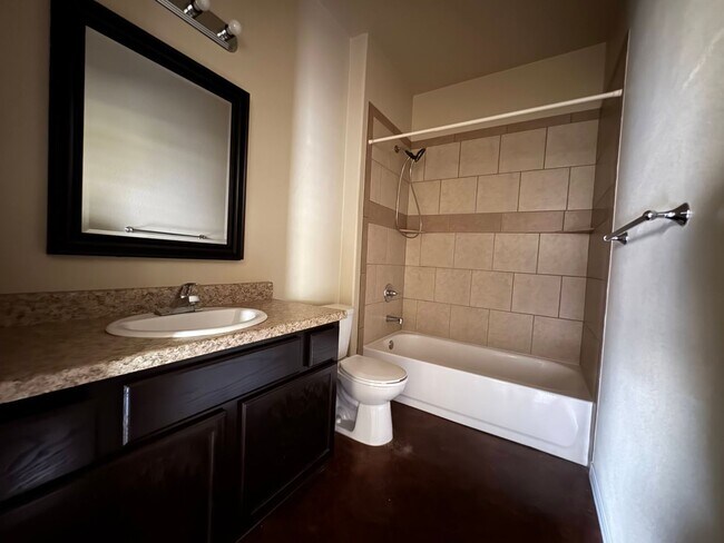Building Photo - 4305 Cambridge Dr