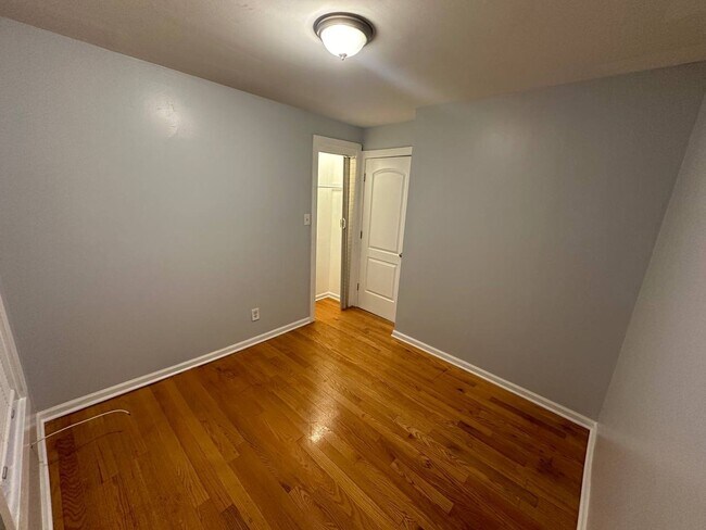 Building Photo - 2606 W Le Moyne St