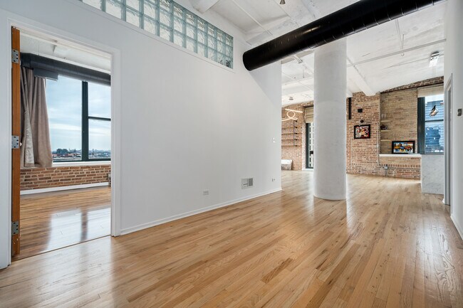 Building Photo - 1322 S Wabash Ave