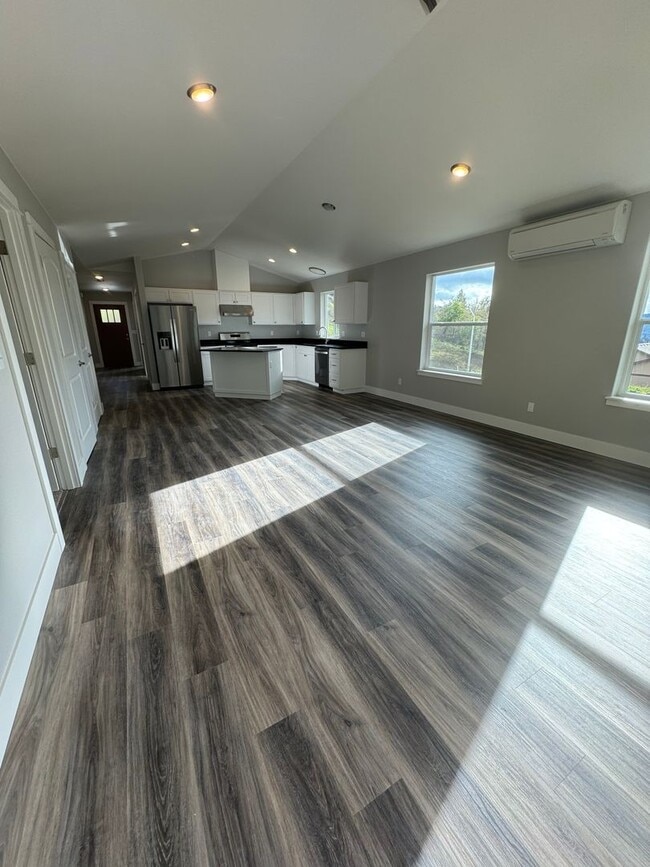 Building Photo - Newer 2 bedroom 2 bath home with office in 55+ Community