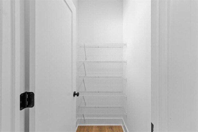 Building Photo - 3376 Macaiva Aly