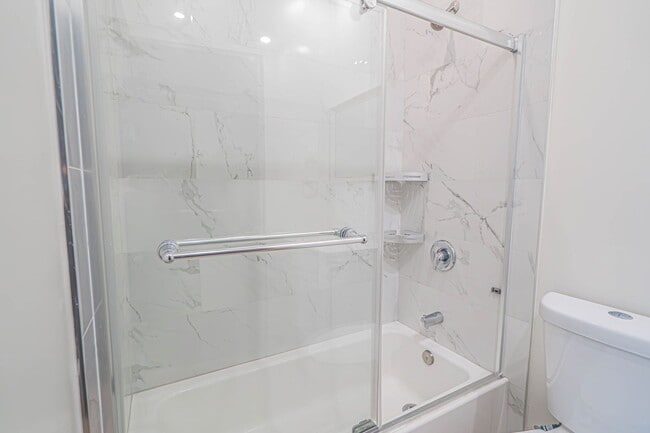 Building Photo - Beautiful 1-Bedroom Home with a Private Office Space and Modern Upgrades!