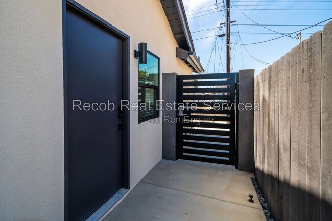 Building Photo - 6644 Rockglen Ave