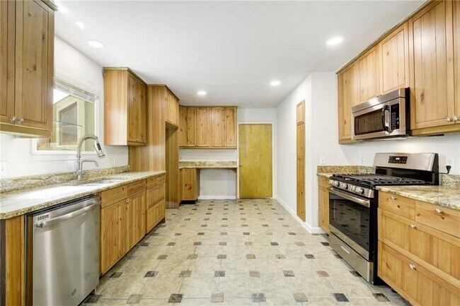 Building Photo - 12704 Margit Dr