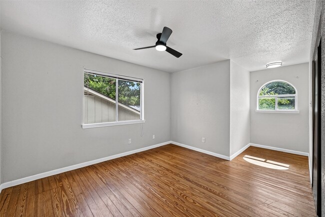 Building Photo - 1119 Pinecroft Dr