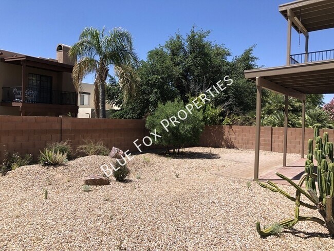 Building Photo - 759 W Clear Creek Way
