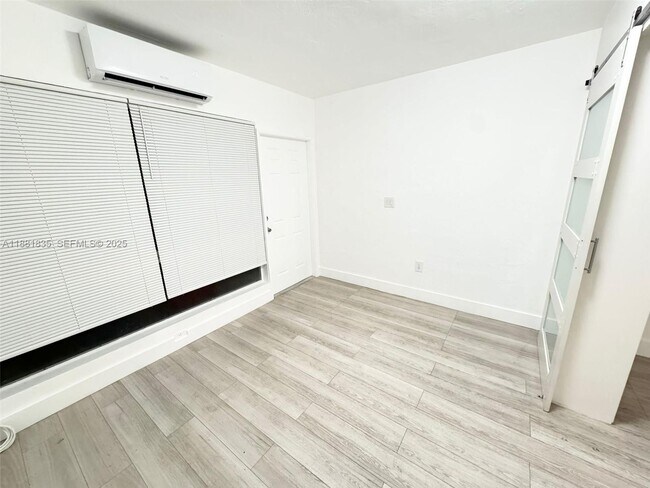 Building Photo - 7435 Byron Ave