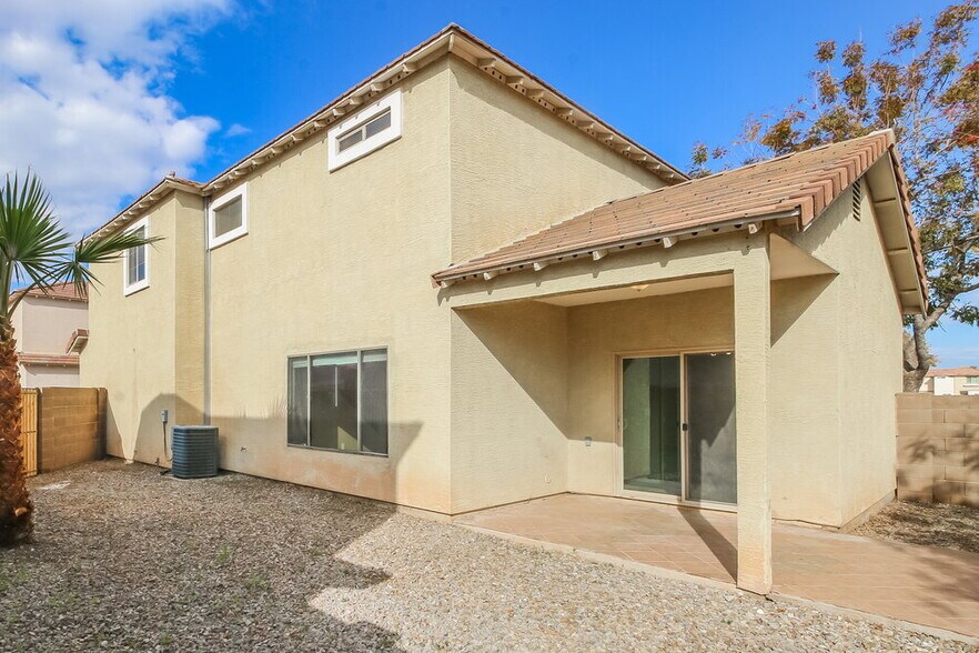 Building Photo - 1575 E Baylor Ln