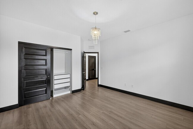 Building Photo - 15800 NW 88th Ave