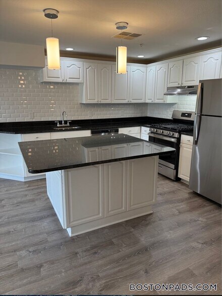 Building Photo - 23 Kenmar Dr