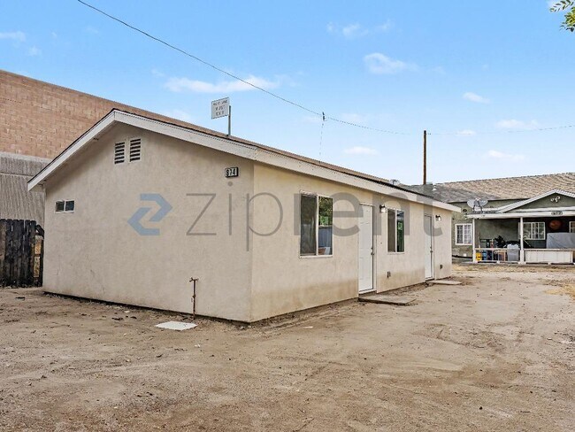 Building Photo - Unit 874