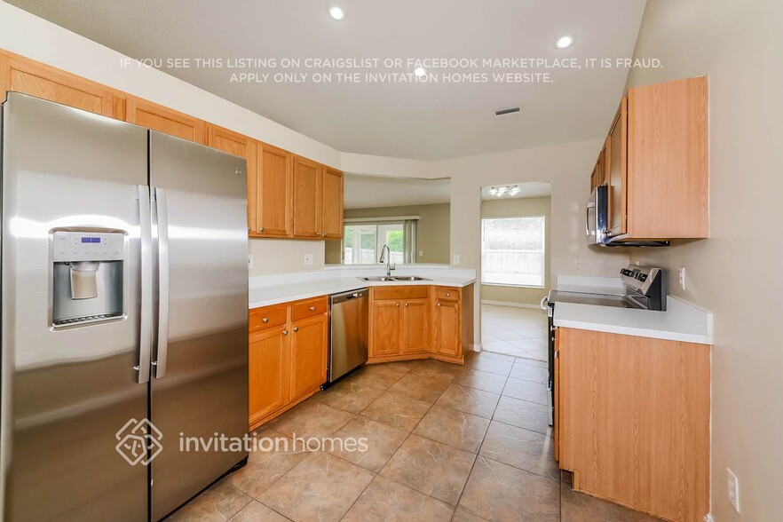 Building Photo - 4526 Sanibel Way