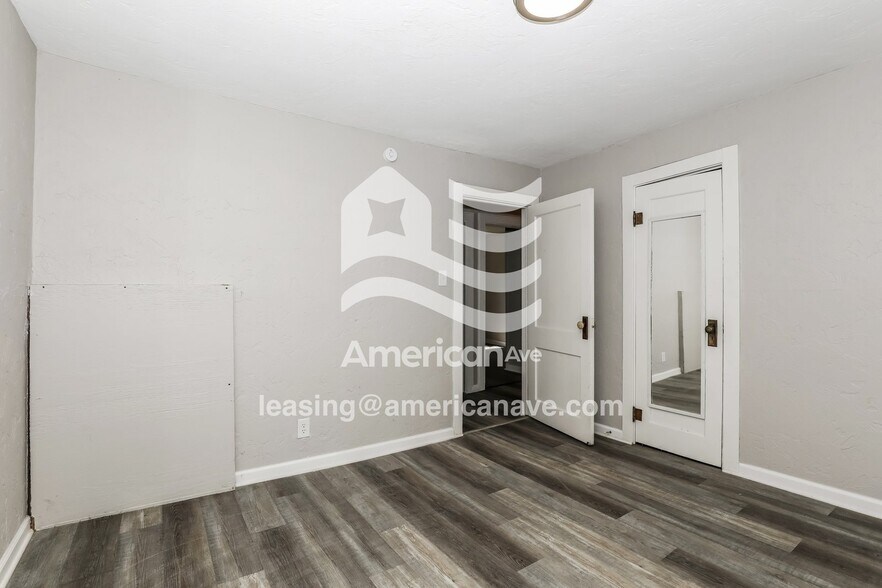 Building Photo - 609 W 33rd St