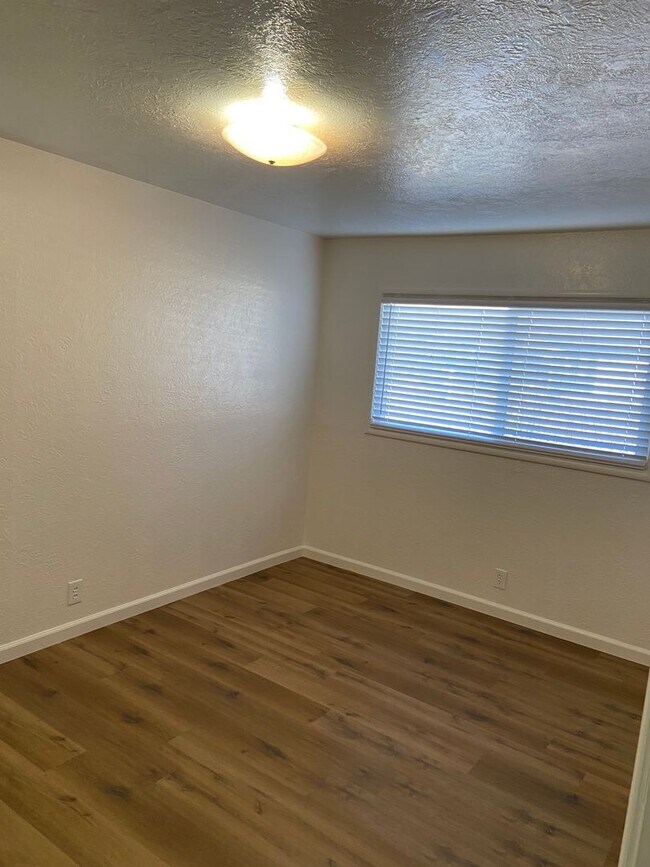 Building Photo - 115 Terrace Dr