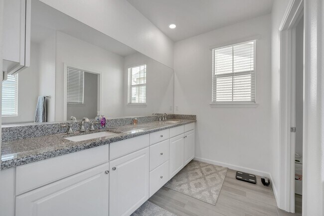 Building Photo - 9310 Mystic Lake Alley