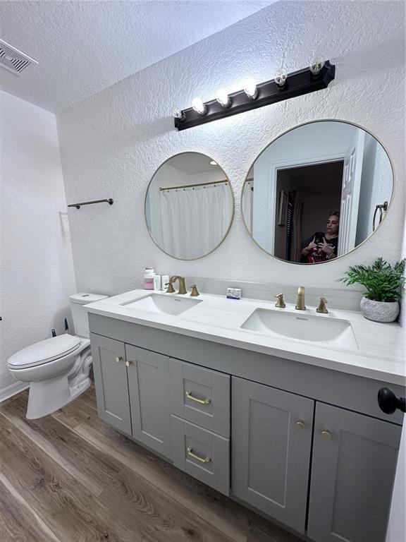 Building Photo - 428 Miramar Ave