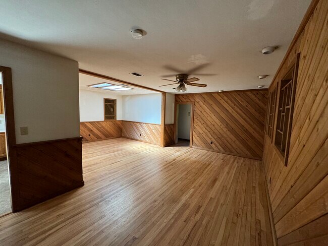 Building Photo - 1635 NW 7th Pl