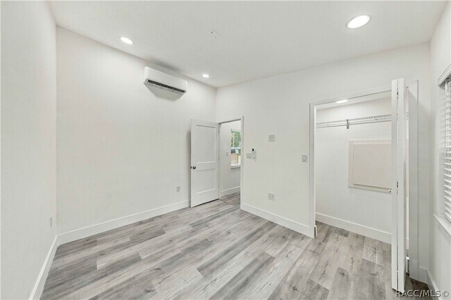 Building Photo - 9306 E Sycamore Pl
