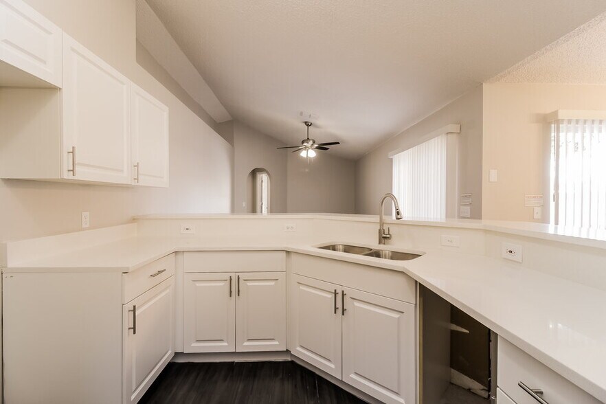 Building Photo - 266 Regal Downs Cir