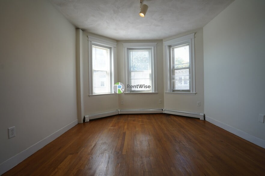 Building Photo - 1677 Commonwealth Ave
