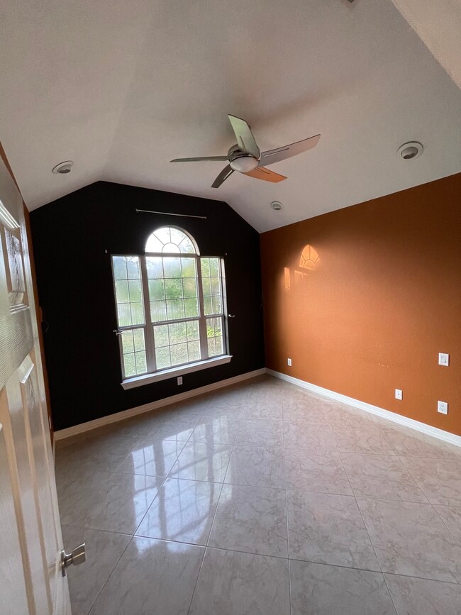 3rd bedroom with large closet pre wired for speakers - 600 River Bend Dr