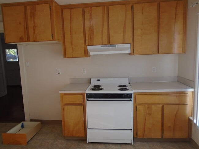 Building Photo - 435 Wilson St S