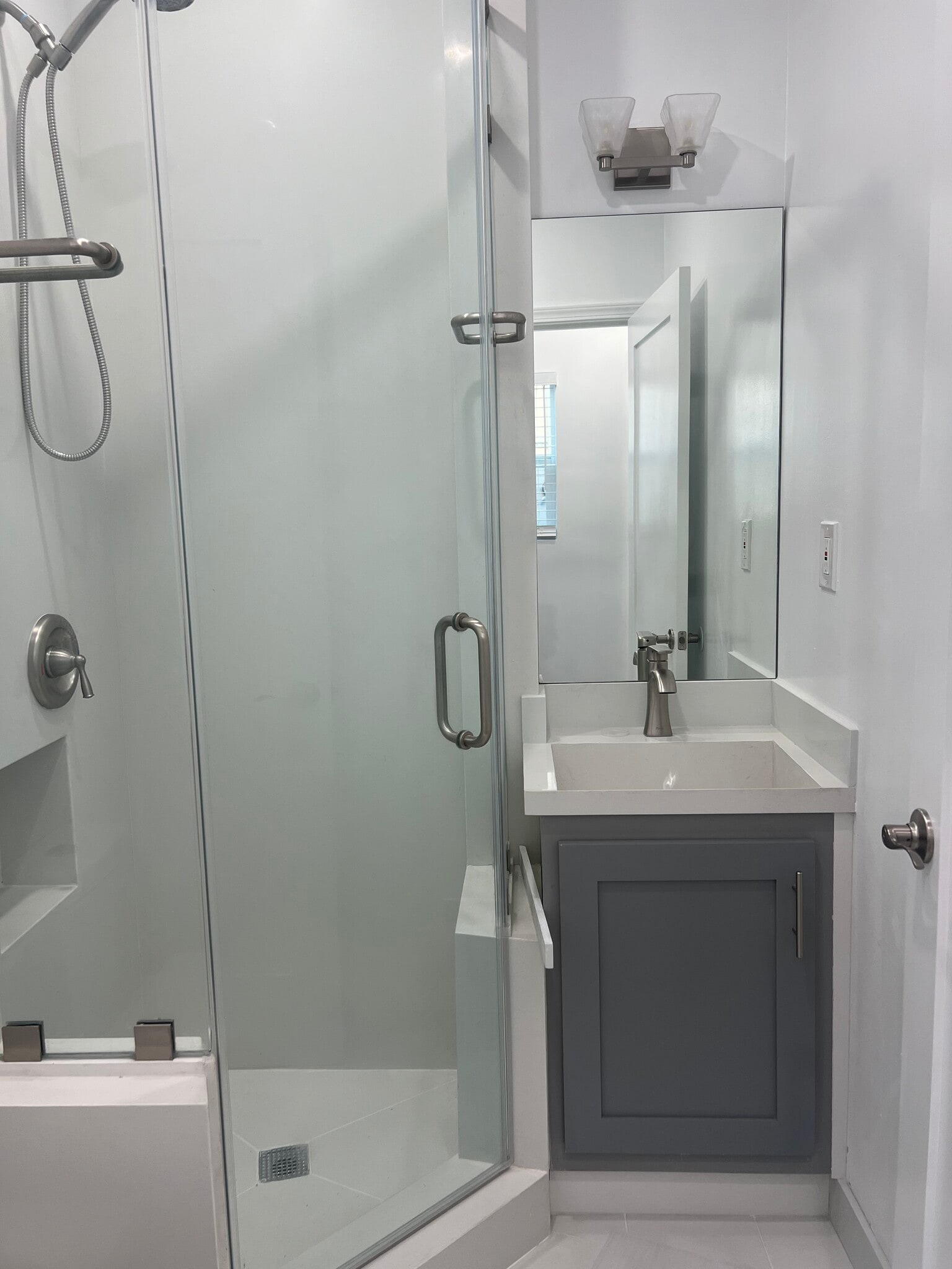 Building Photo - 1444 Alvira St