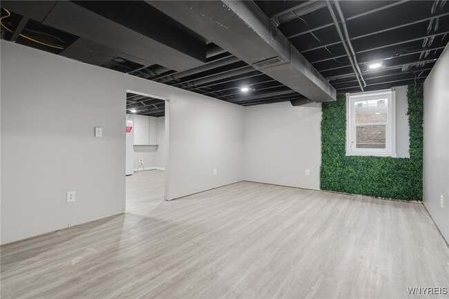 Building Photo - 8221 Clarence Ln N