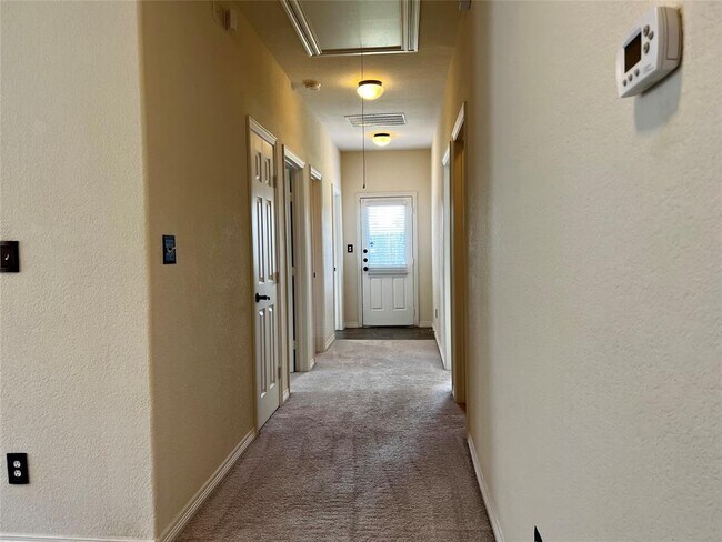 Building Photo - 8327 Quiet Bay Dr