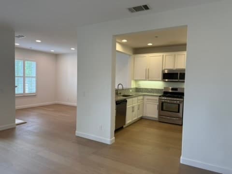 Building Photo - 1341 McFadden Dr