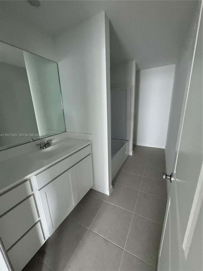 Building Photo - 5837 NW Sweetwood Dr