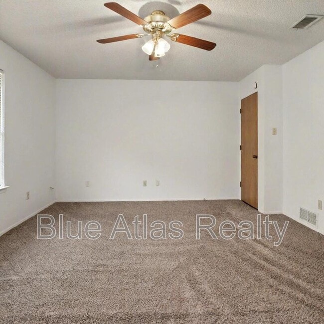 Building Photo - 7016 Lincoln Dr