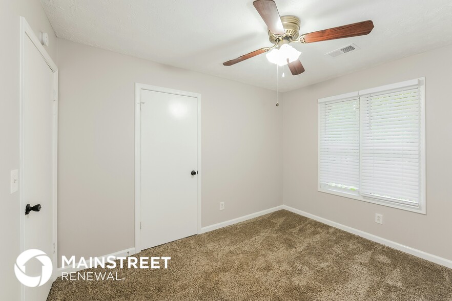 Building Photo - 129 Riverchase Dr