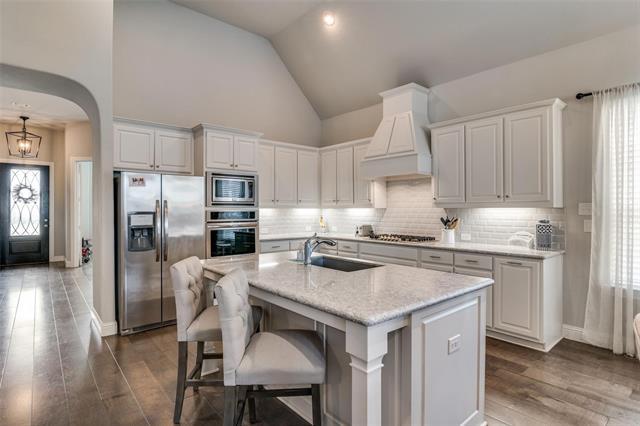 Building Photo - 613 Race Dr