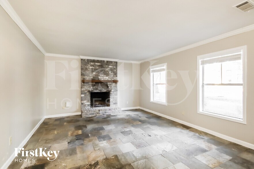 Building Photo - 3214 Sycamore Springs Dr