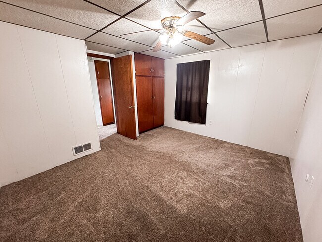 Building Photo - 125 Delrose Dr
