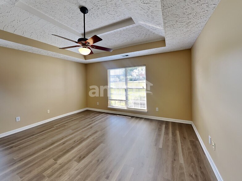 Building Photo - 544 Windy Rd