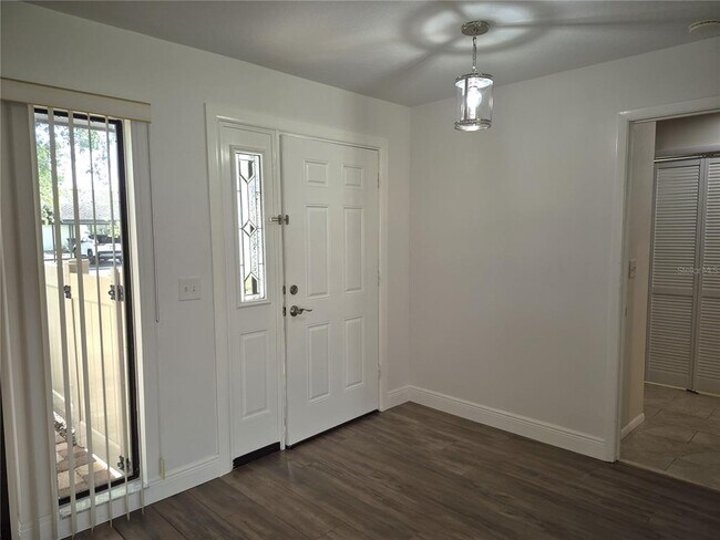 Building Photo - 160 Joanne Pl